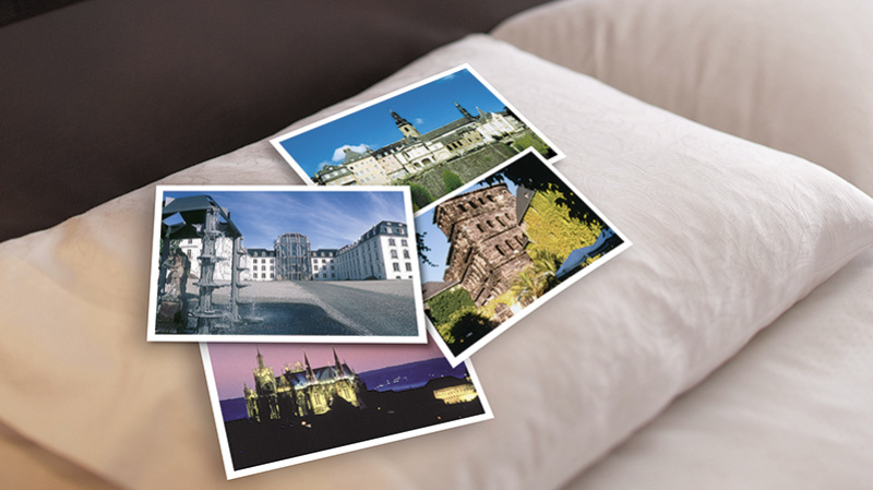 Kissen mit Postkarten