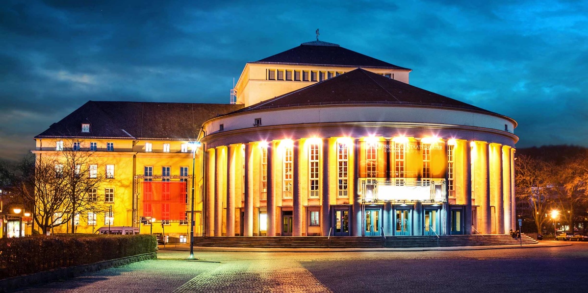 Großes Haus des Saarländischen Staatstheaters (Foto: Petair/Fotolia) Großes Haus des Saarländischen Staatstheaters (Foto: Petair/Fotolia)