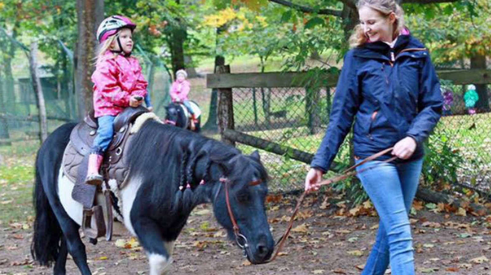 Ponyreiten im Wildpark (Foto: Wildpark-Akademie)