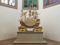 Skulptur im Innenraum des Saarlandmuseums - Museum in der Schlosskirche