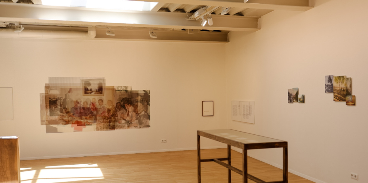 Saarländisches Künstlerhaus Ausstellungsraum mit Fotografien