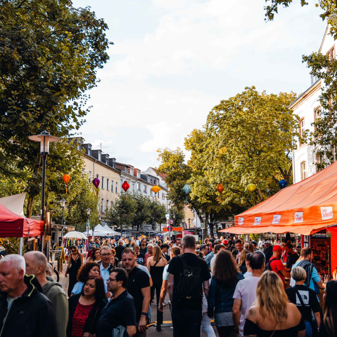 Buntes Treiben auf dem Nauwieser Viertelfest