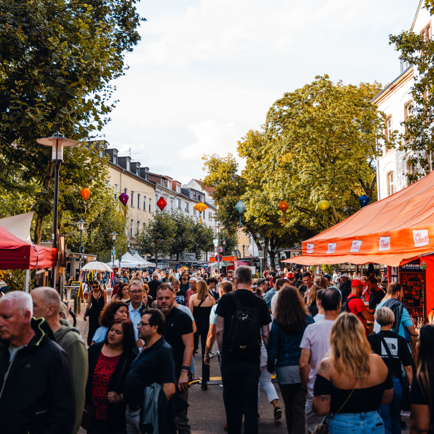 Buntes Treiben auf dem Nauwieser Viertelfest
