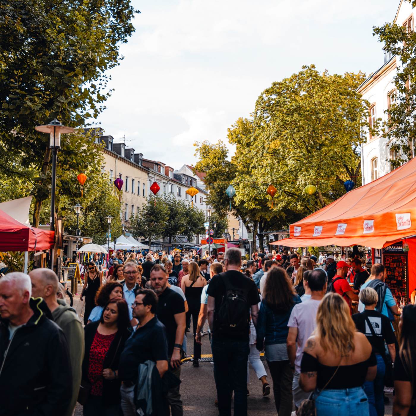 Buntes Treiben auf dem Nauwieser Viertelfest