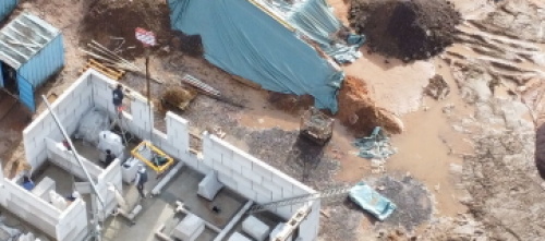 Drohnenaufnahme Rohbau Albertstraße: Erdgeschoss des 1. Baukörpers Drohnenaufnahme Rohbau Albertstraße: Erdgeschoss des 1. Baukörpers